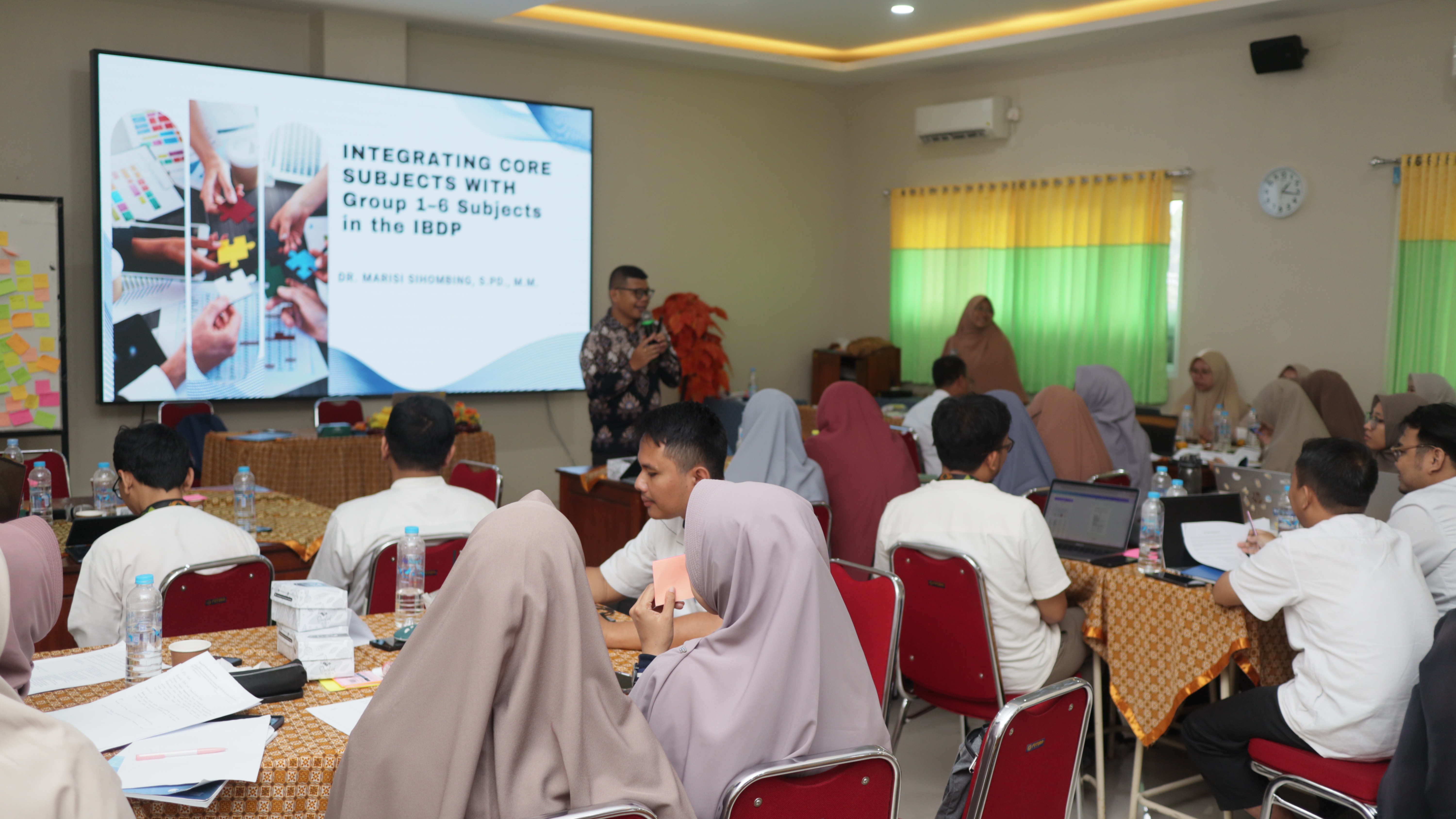  Rahasia Pengajaran Efektif Guru Hebat Terungkap! Intip Strategi Eksklusif di Workshop Bersama Pakar IB