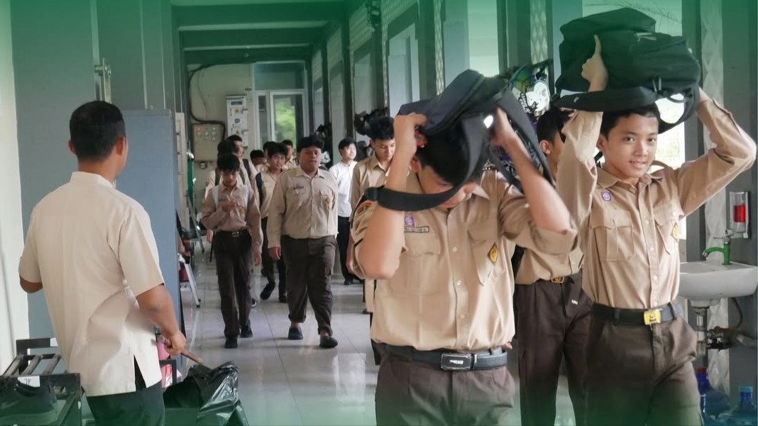 SMP Al Irsyad Purwokerto Gelar Simulasi Evakuasi dalam Rangka Hari Kesiapsiagaan Bencana 2025