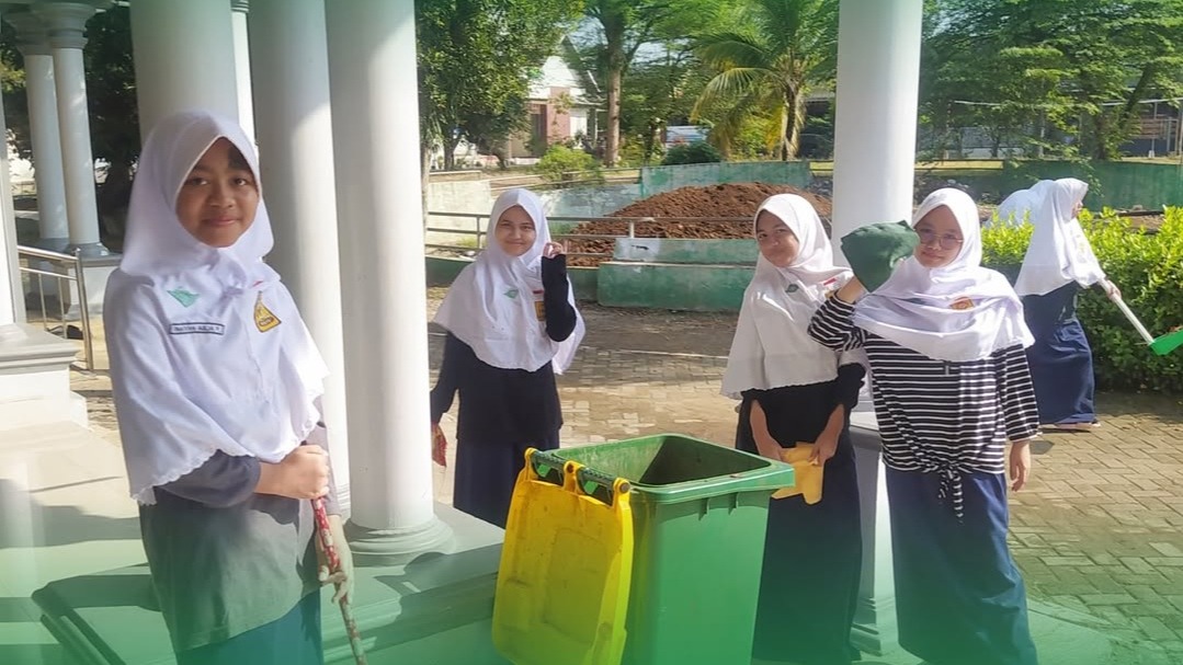Siswa Kelas 7 SMP Al Irsyad Al Islamiyyah Purwokerto Bersihkan 6 Masjid dalam Aksi GPL