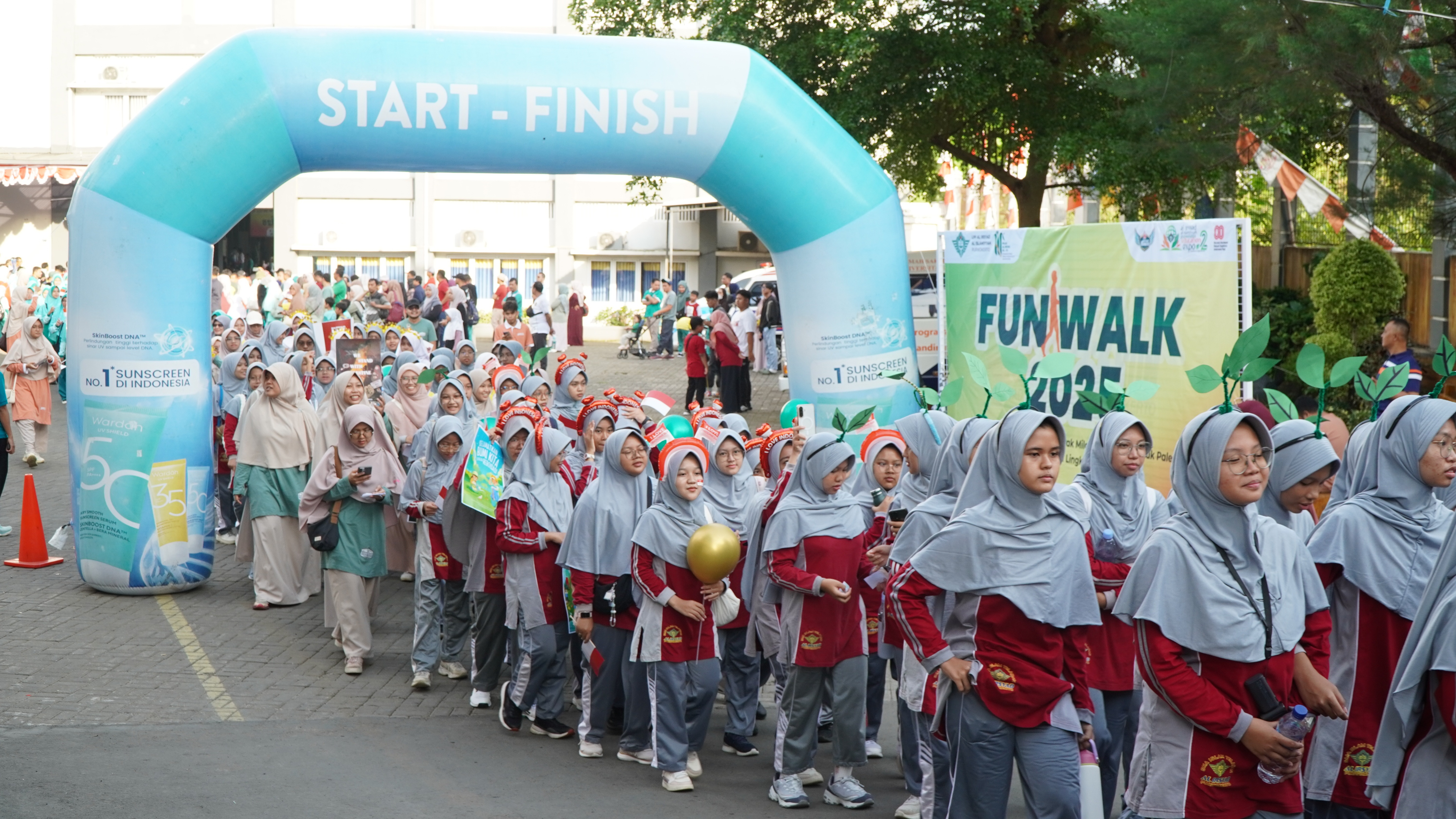Semarak Fun Walk 2025, Siswa-Siswi Antusias Ikuti Fun Walk  Penuh Semangat