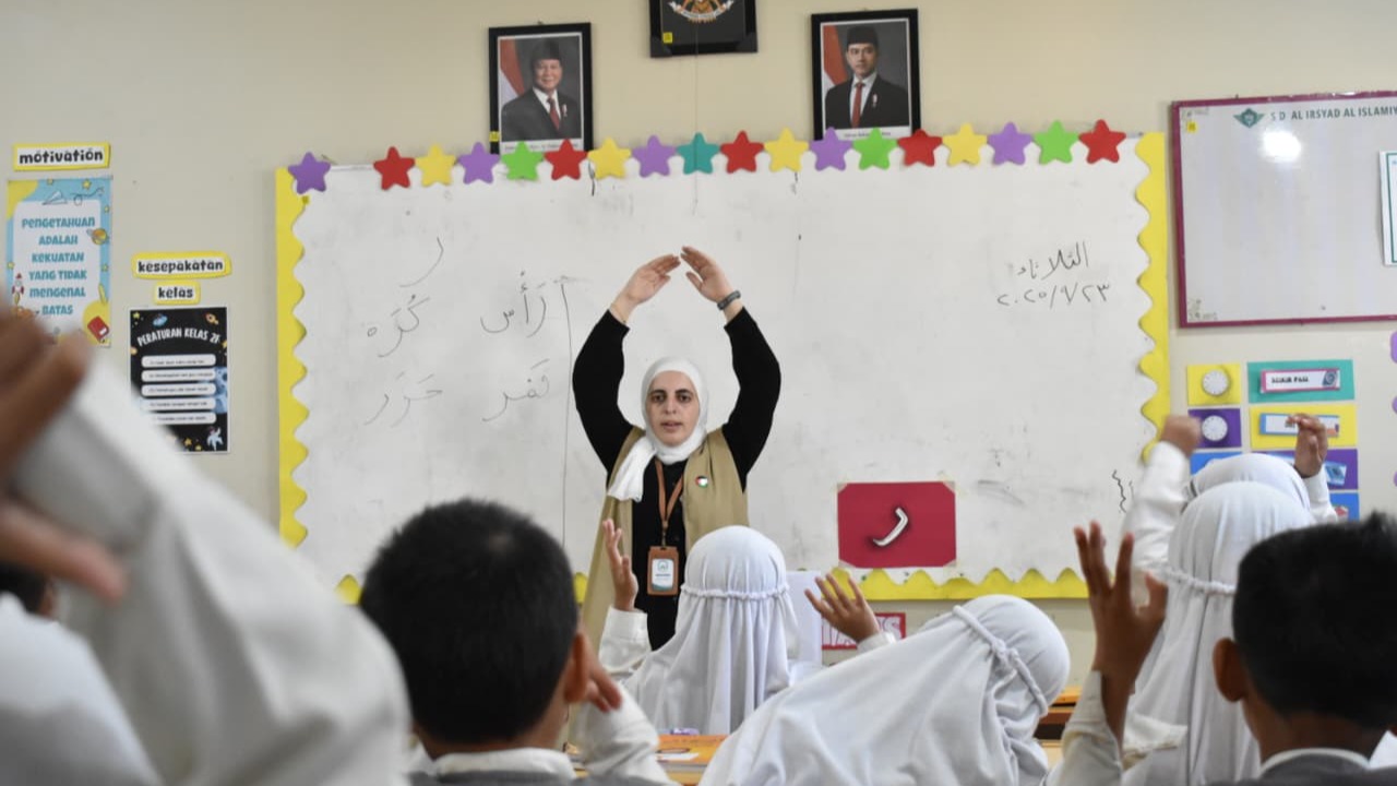 Hadirkan Semangat Baru dalam Pembelajaran Bahasa Arab di Al Irsyad Al Islamiyyah Purwokerto bersama Guru tamu dari Yordania Purwokerto 